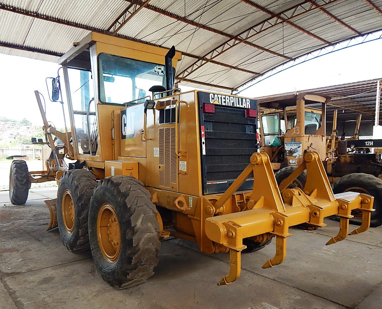 Motoniveladora CATERPILLAR 12H  Tratorex – Tratores, Máquinas e  Equipamentos